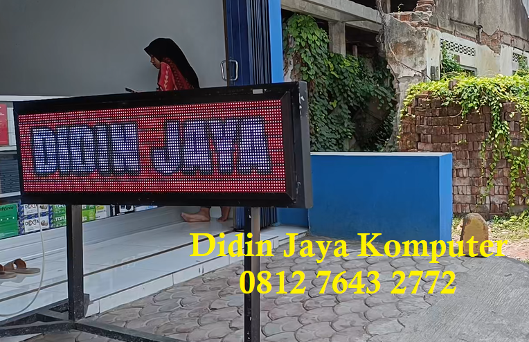 <p>Running text ukuran 36x132cm bolak-balik dengan led RGB. Tampilan led RGB lebih menarik karena menampilkan berbagai kombinasi warna. Running text kualitas terbaik yang tahan lama, awet, dan tidak mudah rusak. Gratis biaya pemasangan.</p>